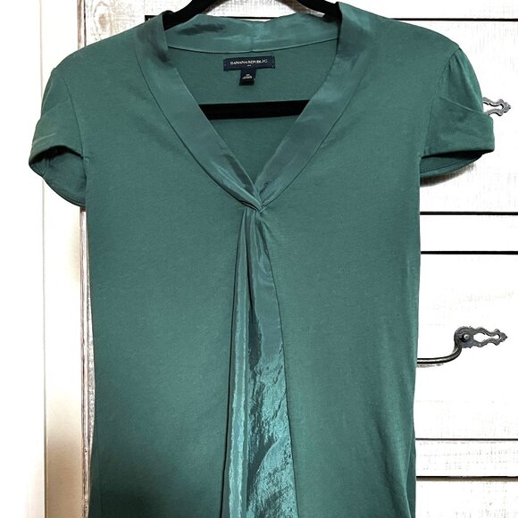 Banana Republic Top - Picture 1 of 9